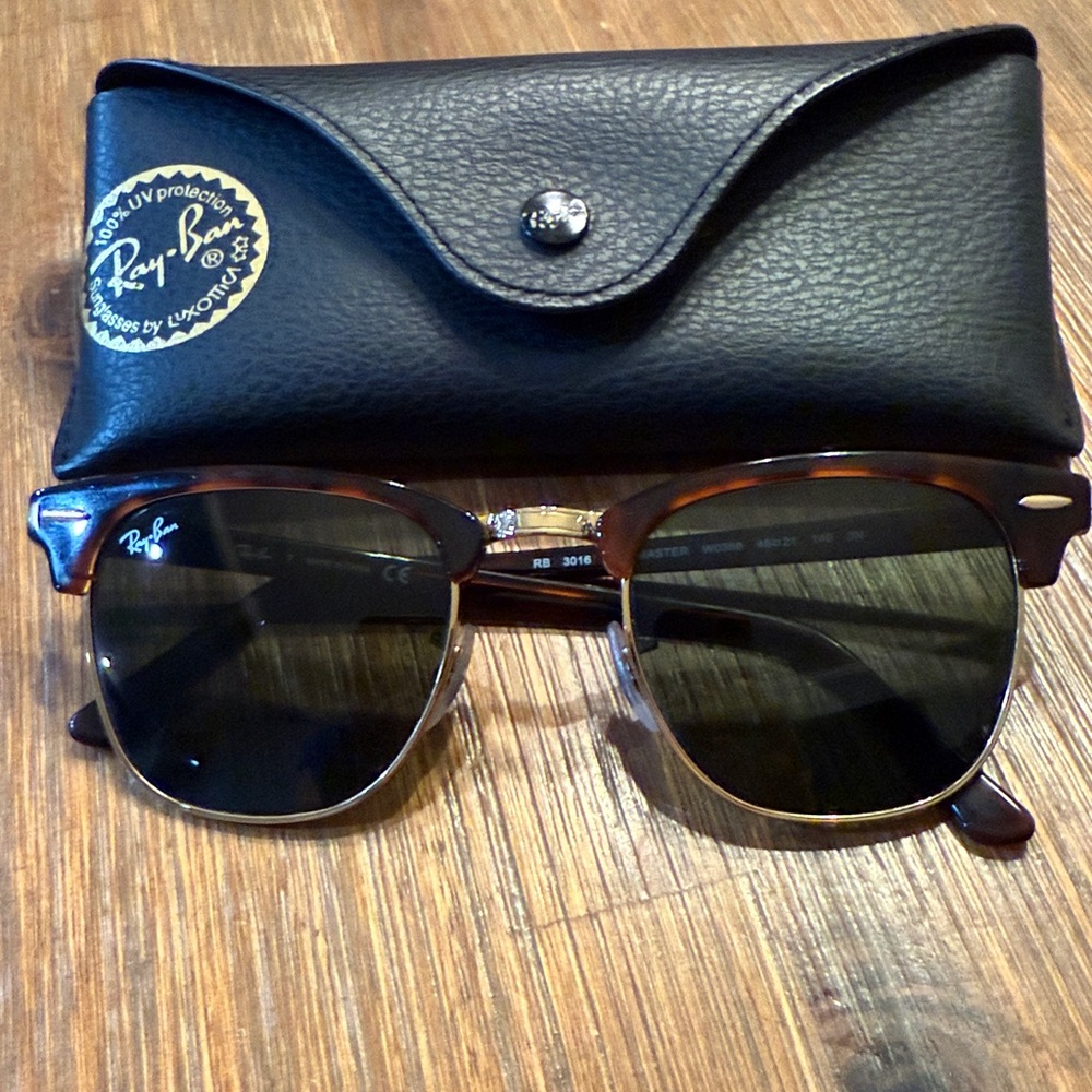 Ray-Bans clubmaster